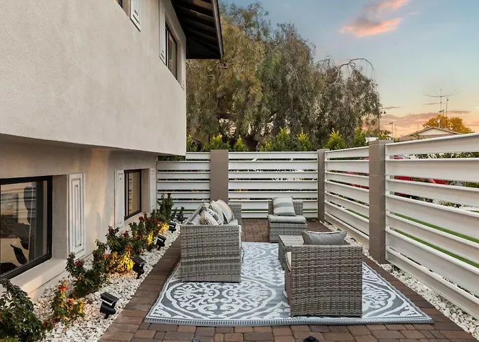 Valley View Chic Design With Pool Grille Firepit